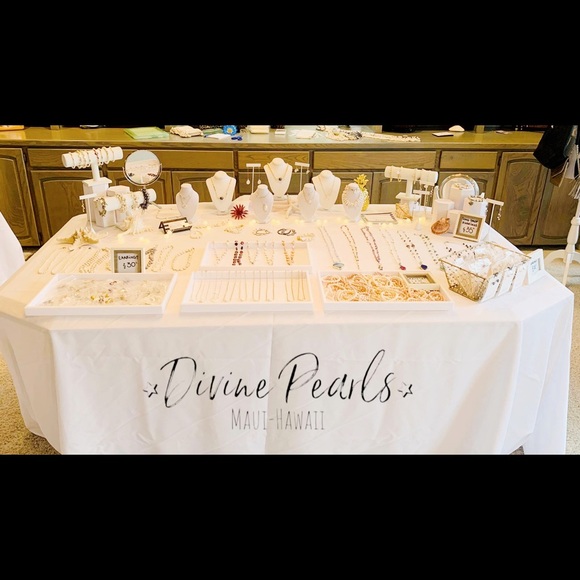 NWT Gold Flowers - Picture 6 of 7